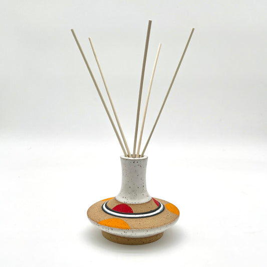 oil reed diffuser or bud vase