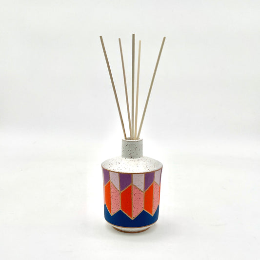 oil reed diffuser or bud vase